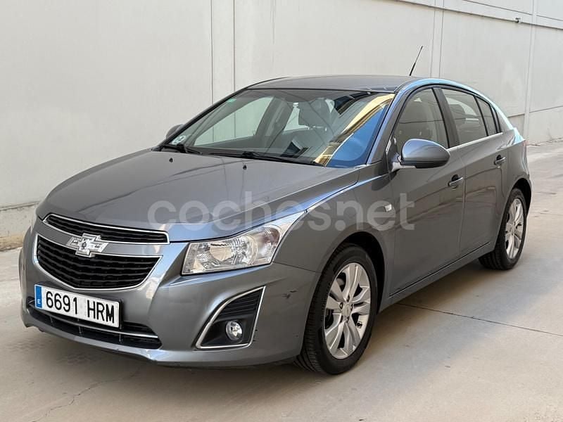 Gris / plata Usado 2013 Chevrolet Cruze LT Berlina | 4990 € (Buen precio) - Imagen 1/4