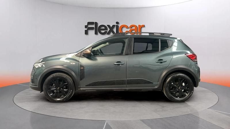 Usado Dacia Sandero Expression 101 HP (74 kW) 2023 Verde Sedan