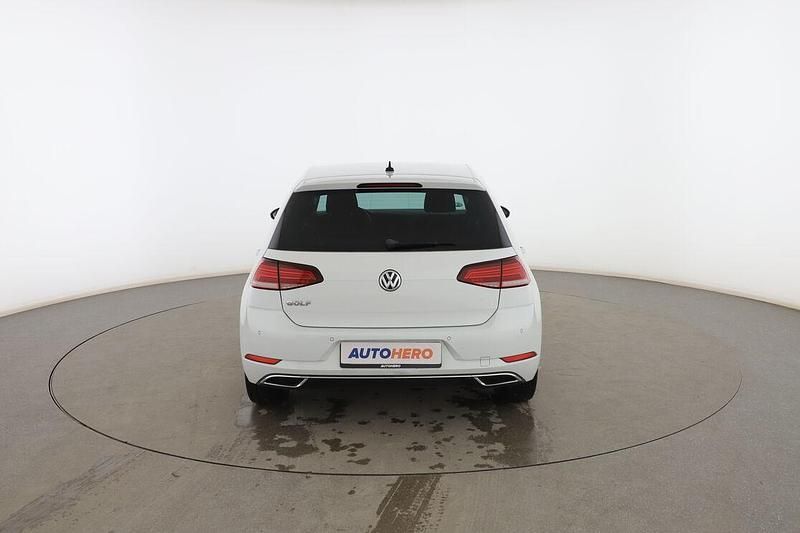 Usado VW Golf VII Sport 115 CV (84 kW) 2017 Blanco Utilitario