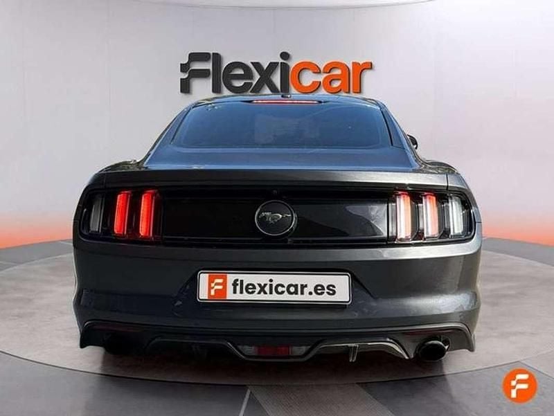 Usado Ford Mustang Fastback 314 CV (230 kW) 2017 Gris Coupe
