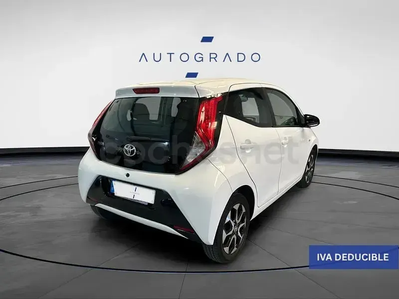 Usado Toyota Aygo X-play 72 CV (52 kW) 2019 Blanco Utilitario