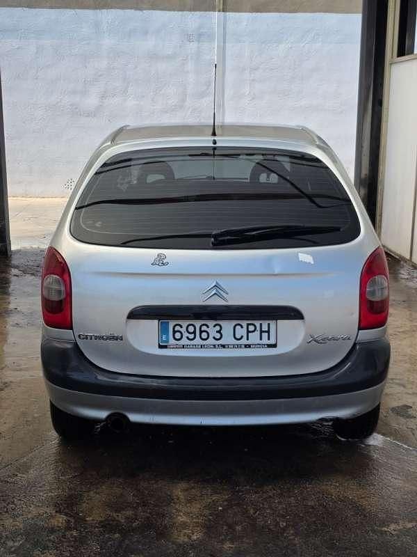 Usado Citroën Xsara Picasso 90 CV (66 kW) 2003 Gris Monovolumen