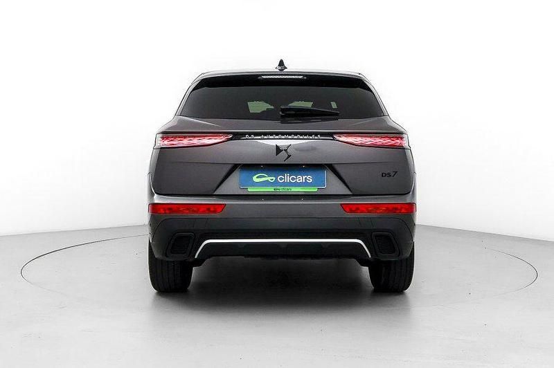 Usado DS Automobiles DS7 Crossback Performance 130 CV (95 kW) 2023 Gris / plata SUV