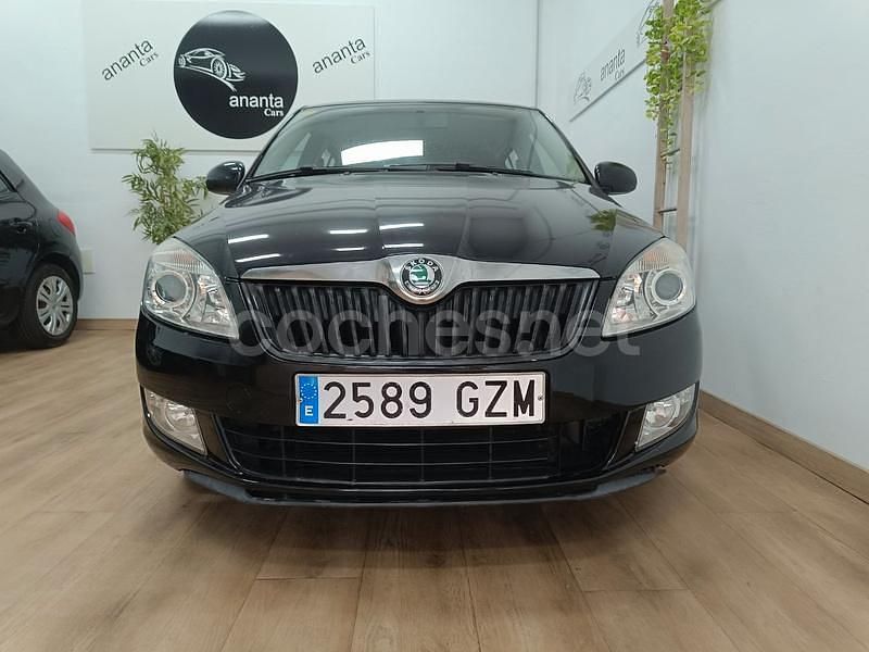 Negro Usado 2010 Skoda Fabia Utilitario | 5399 € (Precio justo) - Imagen 1/4