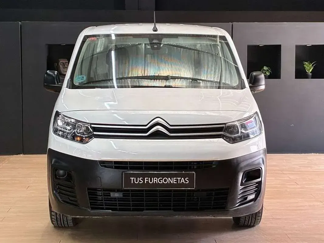 Usado Citroën Berlingo Business Class 102 CV (75 kW) 2021 Blanco Monovolumen