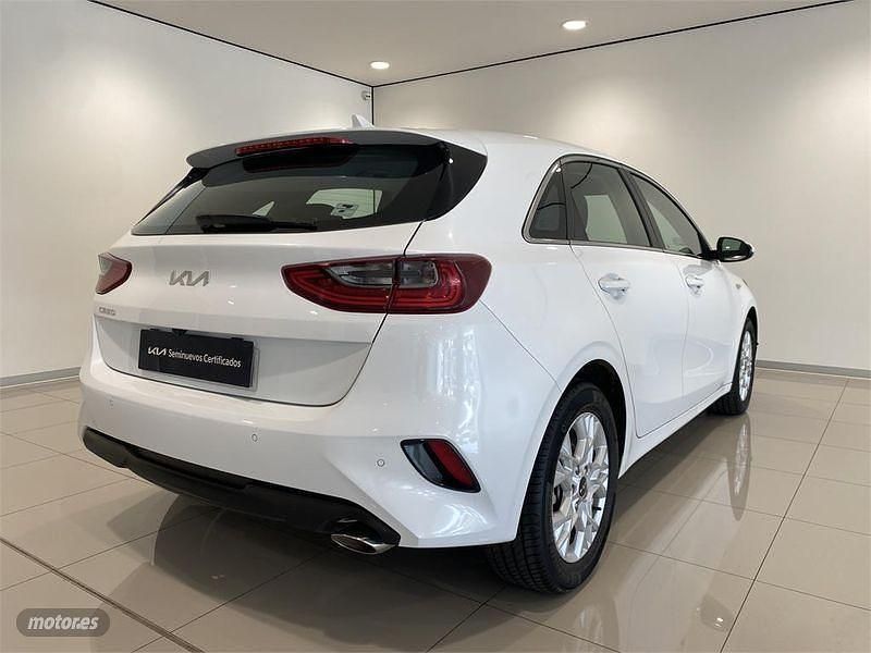 Usado Kia Ceed 120 CV (88 kW) 2024 Blanco Utilitario