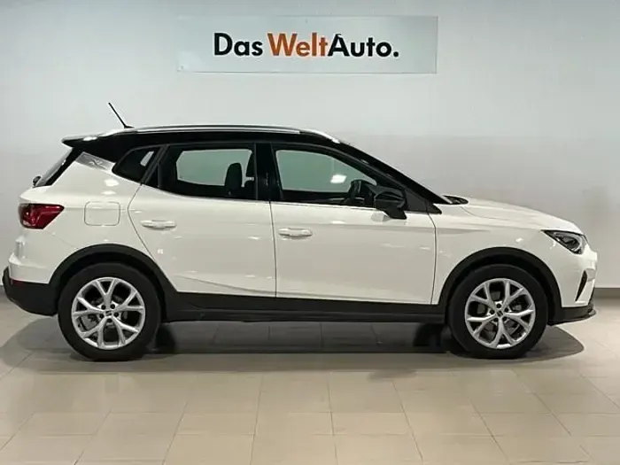Usado Seat Arona FR 115 CV (84 kW) 2025 Blanco SUV