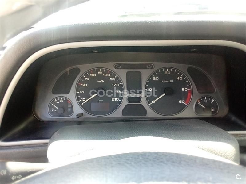 Usado Peugeot 306 71 CV (52 kW) 1999 Gris / plata Berlina