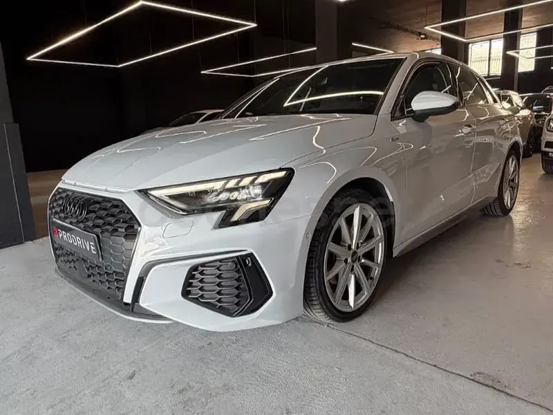 Usado Audi A3 Advanced Plus 150 CV (110 kW) 2023 Blanco Berlina