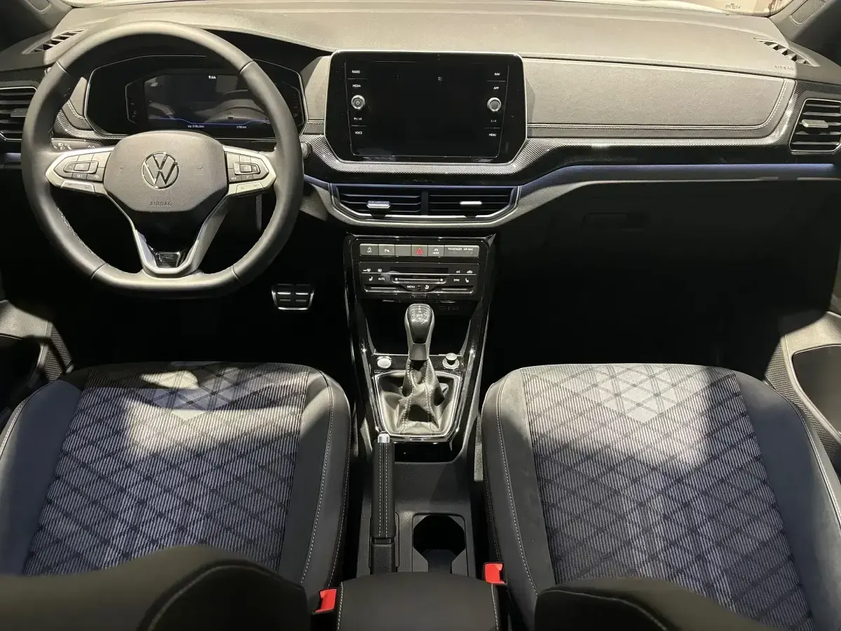 Usado VW T-Cross R-line 115 CV (84 kW) 2025 Blanco SUV