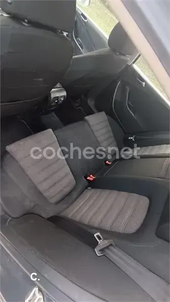 Usado VW Passat Sportline 140 CV (102 kW) 2006 Gris / plata Berlina