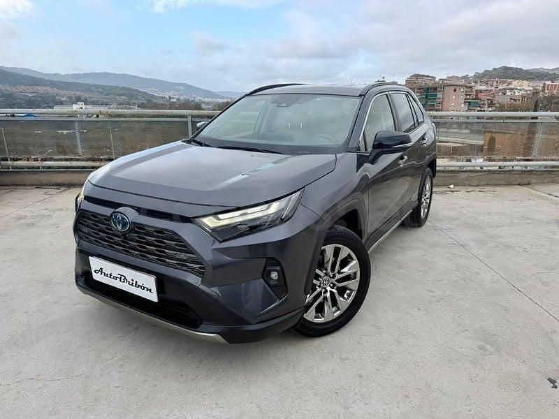 Usado Toyota RAV4 Hybrid Luxury 218 CV (160 kW) 2022 Gris / plata SUV