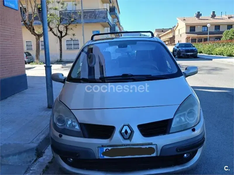 Usado Renault Grand Scénic II Privilege 120 CV (88 kW) 2006 Beige Monovolumen