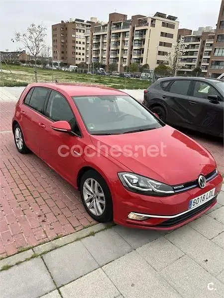 Usado VW Golf VII Edition 130 CV (95 kW) 2019 Rojo Berlina