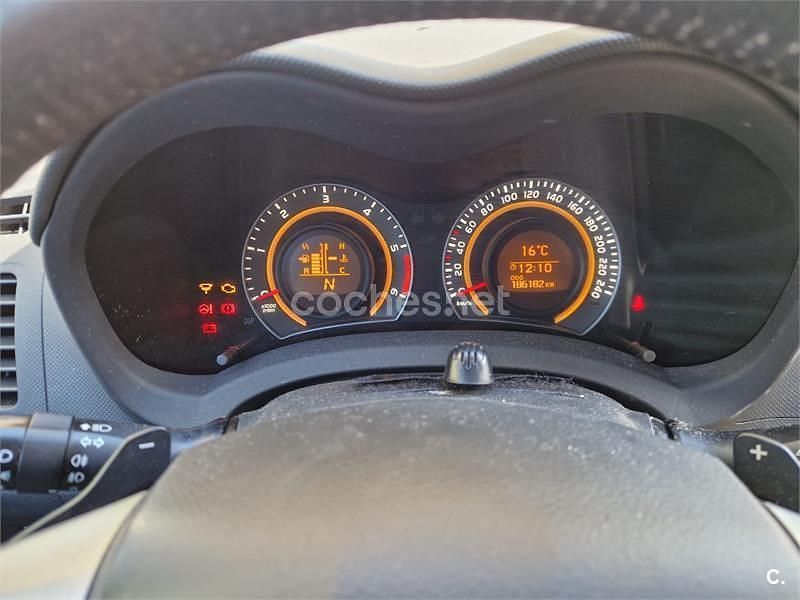 Gris / plata Usado 2010 Toyota Auris Berlina | 5900 € (Buen precio) - Imagen 1/3