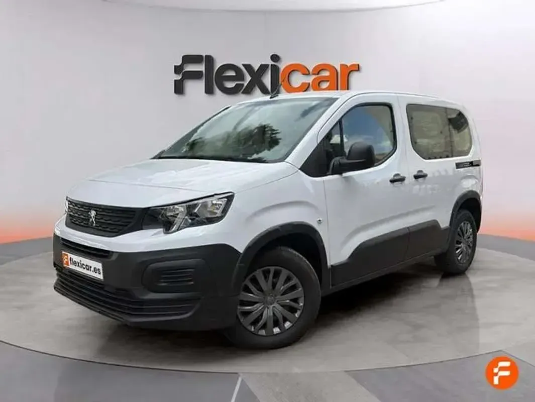 Usado Peugeot Rifter Active 110 CV (80 kW) 2023 Blanco Monovolumen