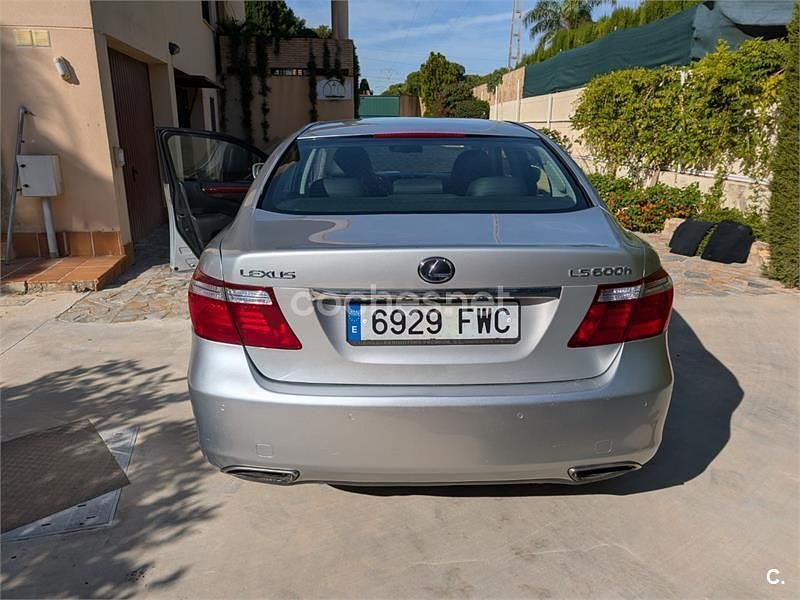 Usado Lexus LS600h Luxury Line 445 CV (327 kW) 2008 Gris / plata Berlina