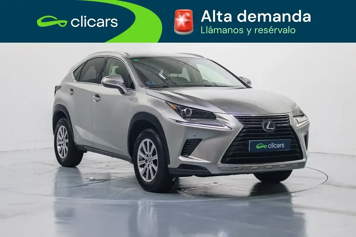 Usado Lexus NX300h Business Edition 197 CV (144 kW) 2020 Gris / plata SUV