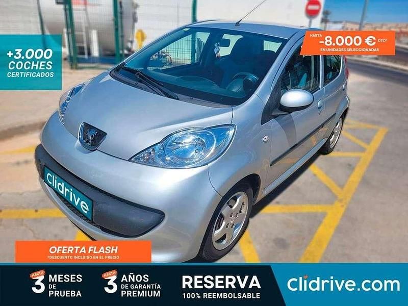 Gris Usado 2008 Peugeot 107 Utilitario | 4890 € (Precio justo) - Imagen 1/3