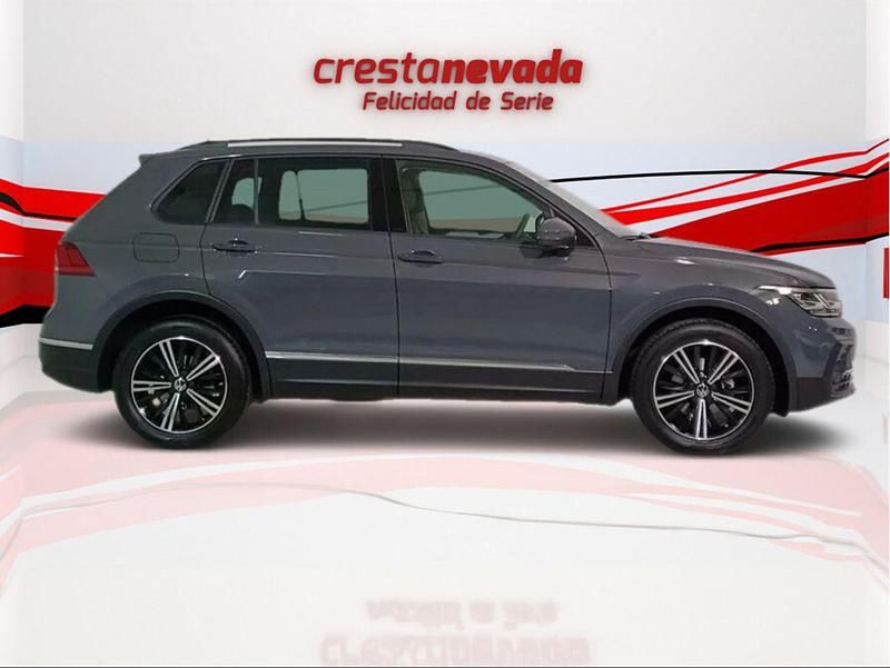 Usado VW Tiguan Life 150 CV (110 kW) 2023 Gris SUV