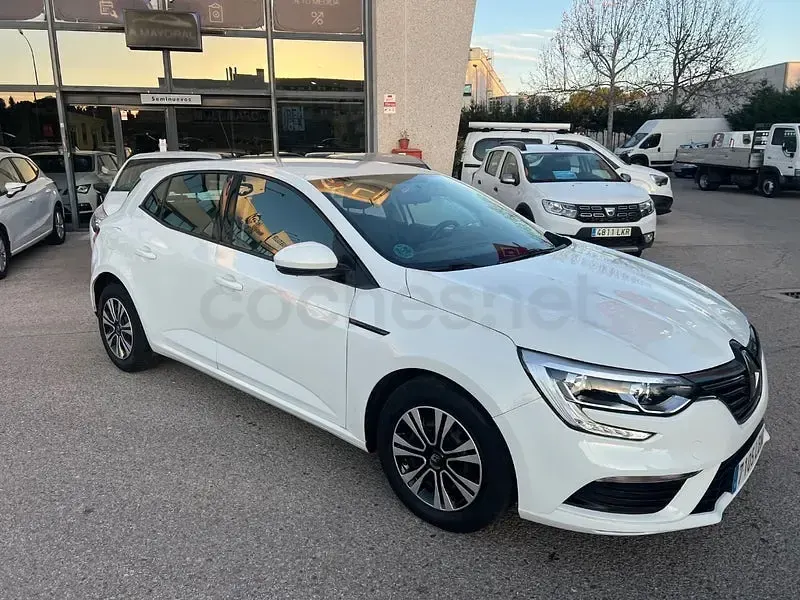 Usado Renault Mégane Business 95 CV (69 kW) 2019 Blanco Berlina