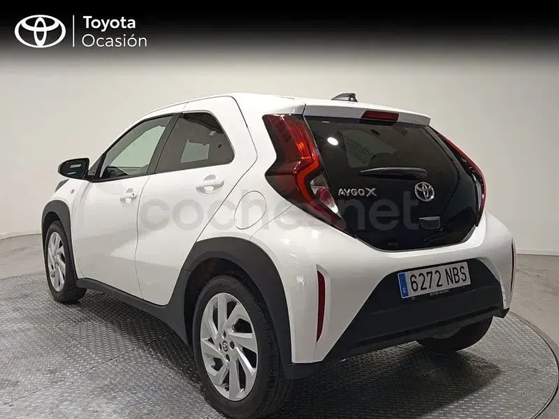 Usado Toyota Aygo X Play 72 CV (52 kW) 2025 Blanco SUV