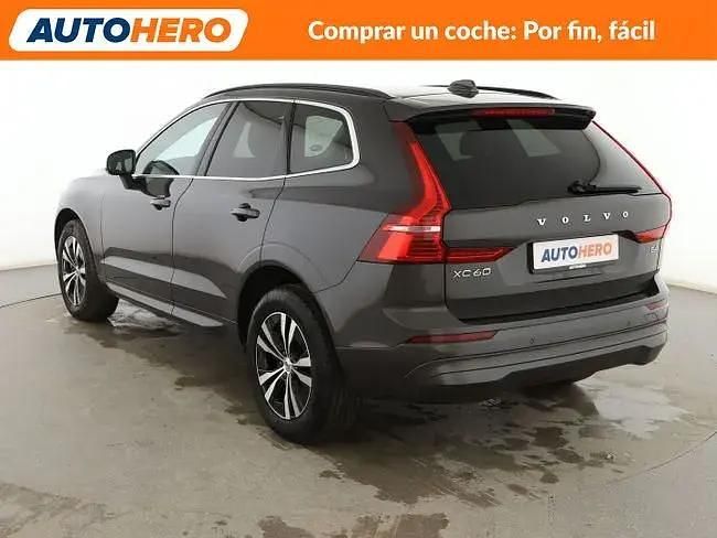 Usado Volvo XC60 Momentum 197 CV (144 kW) 2021 Gris / plata SUV