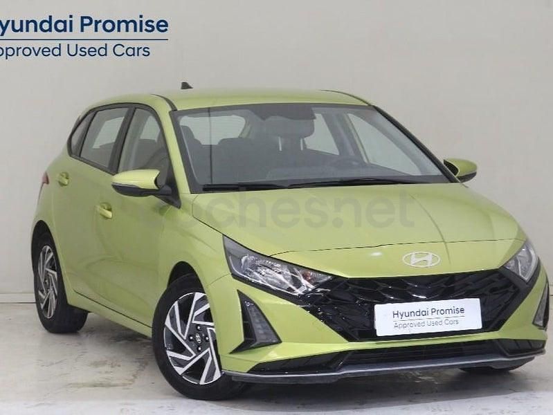 Usado Hyundai i20 100 CV (73 kW) 2024 Verde Utilitario