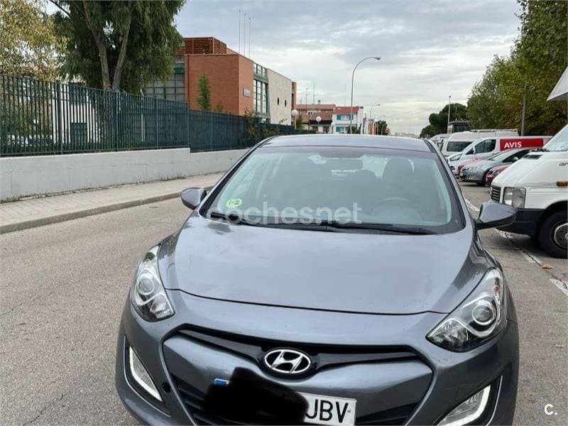 Gris / plata Usado 2014 Hyundai i30 Berlina | 8500 € (Un poco caro) - Imagen 1/4