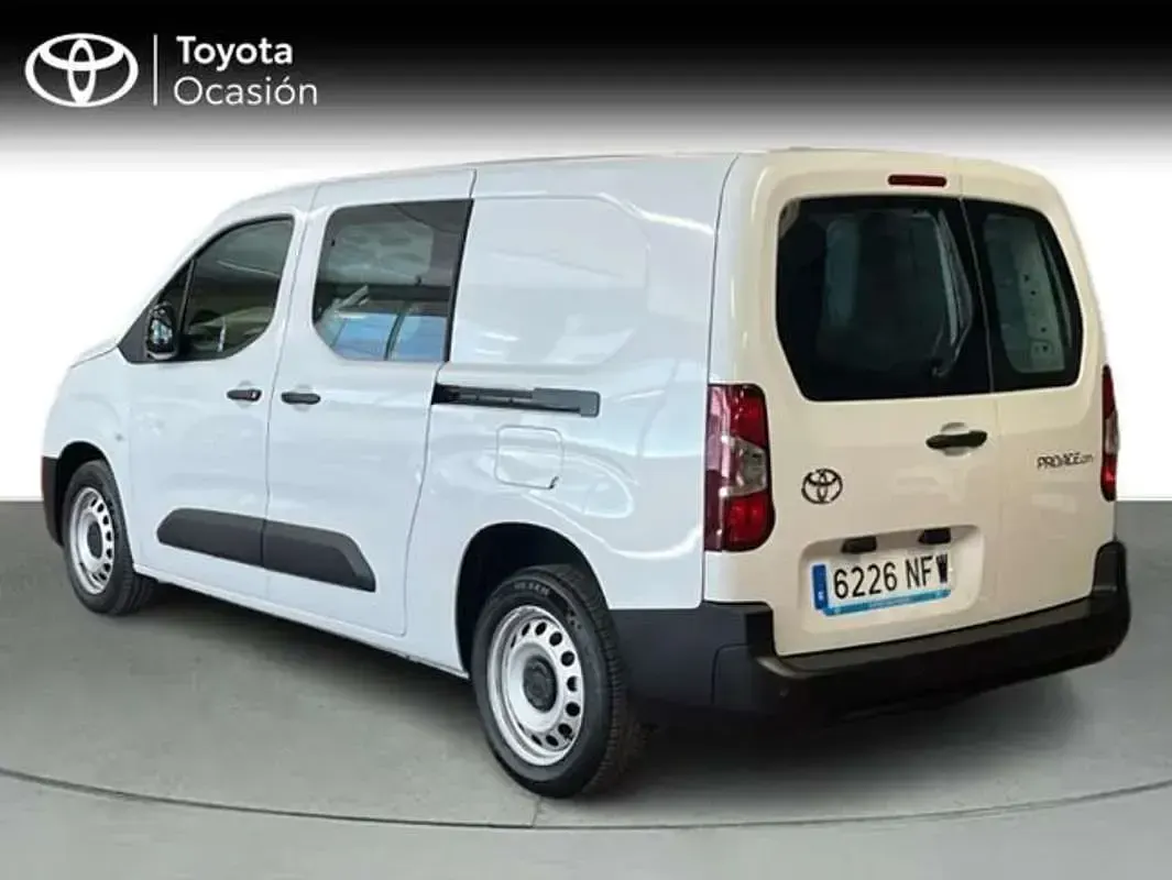 Usado Toyota Proace City City 101 CV (74 kW) 2025 Blanco Monovolumen
