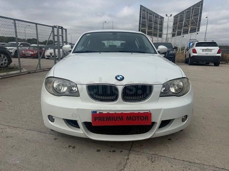 Używany BMW 118 122 KM (89 kW) 2006 Biały Hatchback