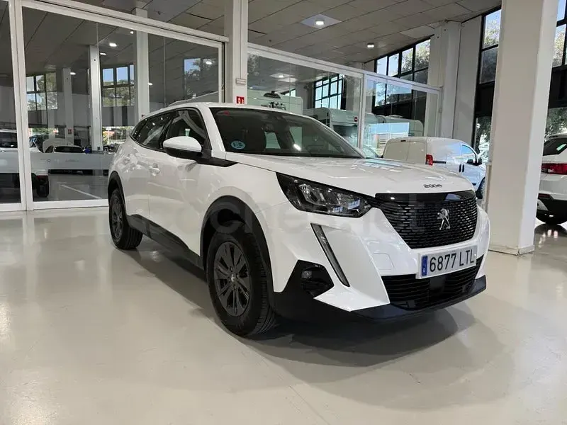 Usado Peugeot 2008 Active 110 CV (80 kW) 2021 Blanco SUV