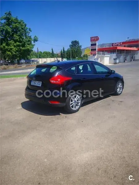 Usado Ford Focus Trend 115 CV (84 kW) 2015 Negro Berlina