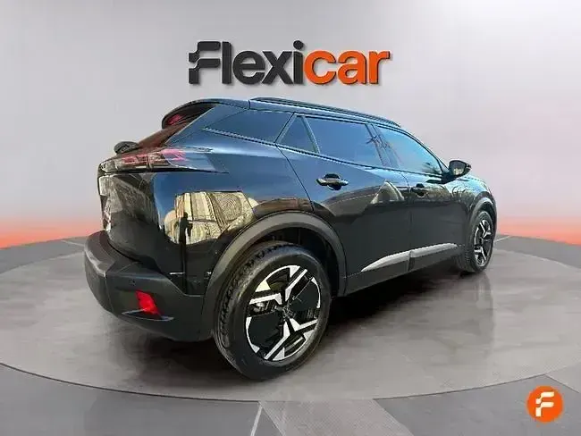 Usado Peugeot 2008 Active 100 CV (73 kW) 2023 Negro SUV
