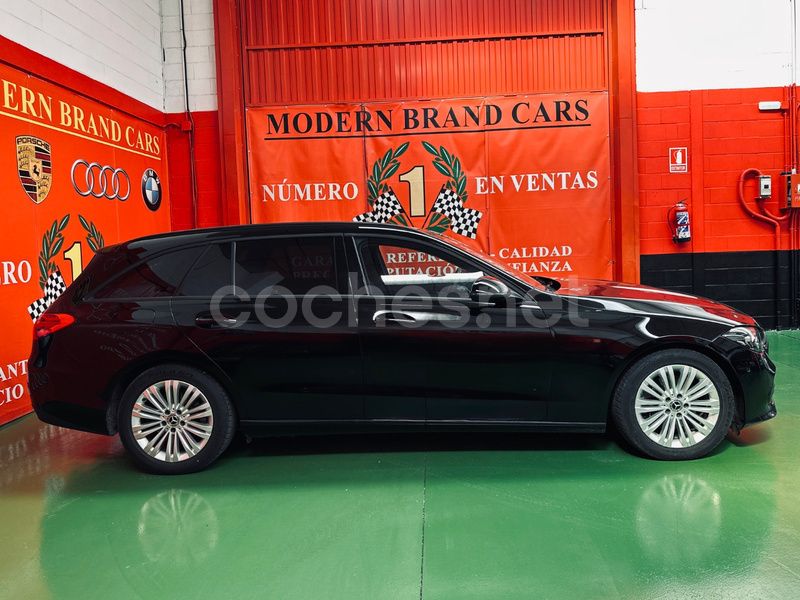 Usado Mercedes C200 160 CV (117 kW) 2022 Negro Familiar