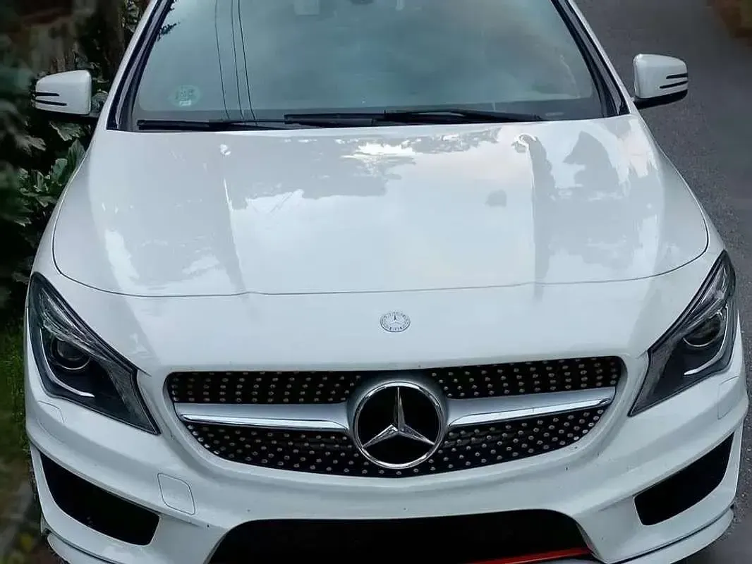 Usado Mercedes CLA200 Shooting Brake AMG line 136 CV (100 kW) 2015 Blanco Familiar