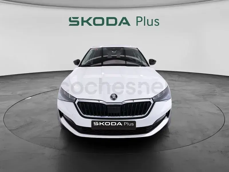 Usado Skoda Scala Style 115 CV (84 kW) 2021 Blanco Utilitario
