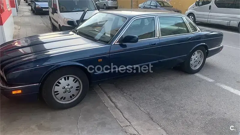 Usado Jaguar XJ Sovereign 245 CV (180 kW) 1996 Azul Berlina