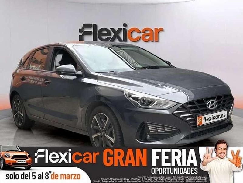 Usado Hyundai i30 110 HP (80 kW) 2021 Cinzento Citadino