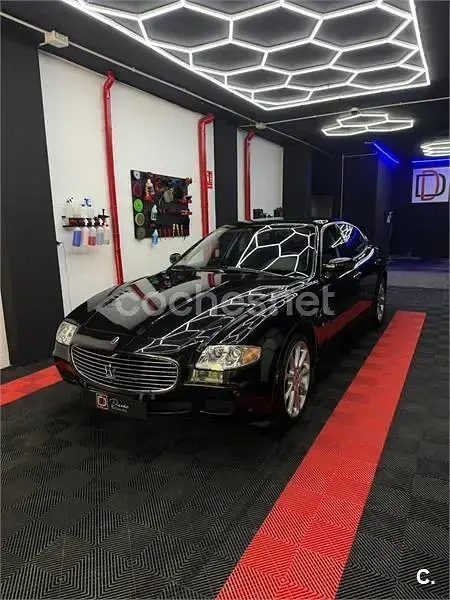 Usado Maserati Quattroporte GT 400 CV (294 kW) 2004 Negro Berlina