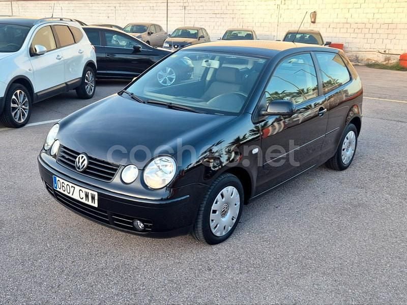 Negro Usado 2004 VW Polo Trendline Berlina | 3900 € (Precio justo) - Imagen 1/4