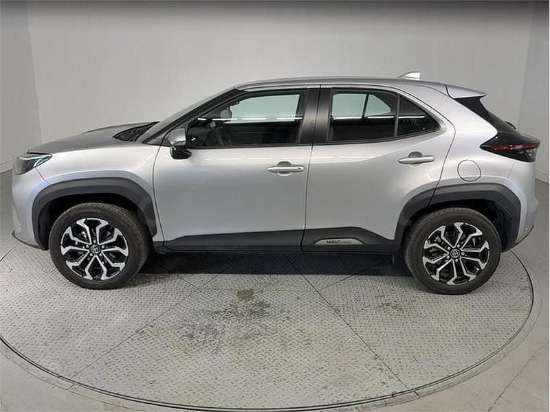 Usado Toyota Yaris Cross Active 116 CV (85 kW) 2024 Gris SUV