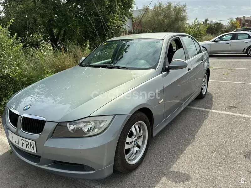 Usado BMW 318 143 CV (105 kW) 2013 Gris / plata Berlina