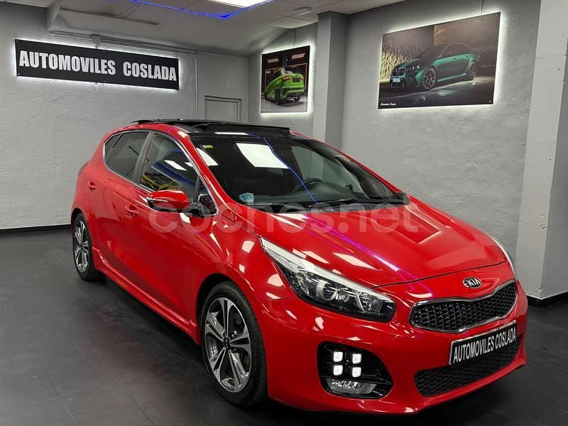 Rojo Usado 2018 Kia Ceed GT GT-Line Berlina | 11.490 € (Buen precio) - Imagen 1/4