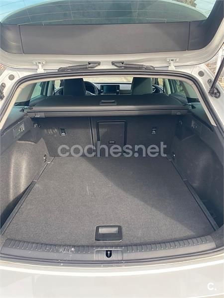 Usado Seat Leon Style 150 CV (110 kW) 2024 Blanco Familiar