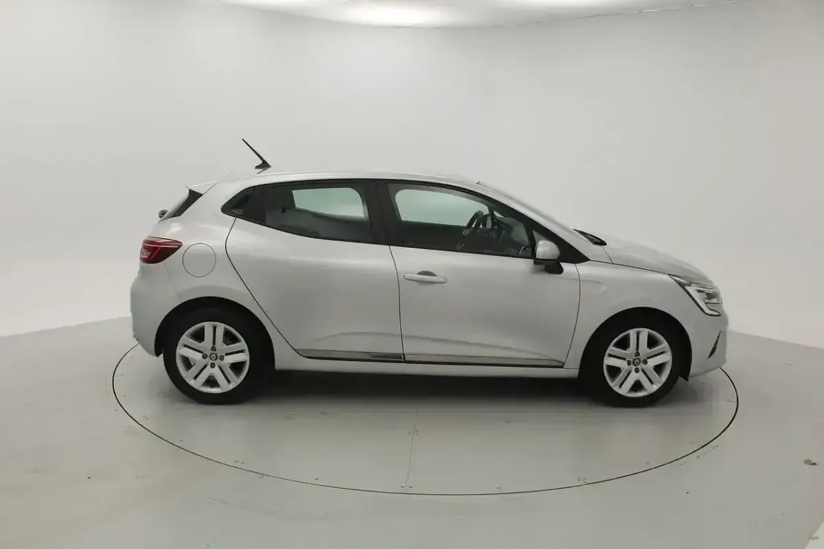 Usado Renault Clio V Zen 101 CV (74 kW) 2020 Plateado Utilitario