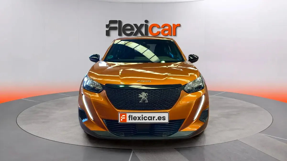 Usado Peugeot 2008 Active 131 CV (96 kW) 2023 Naranja SUV
