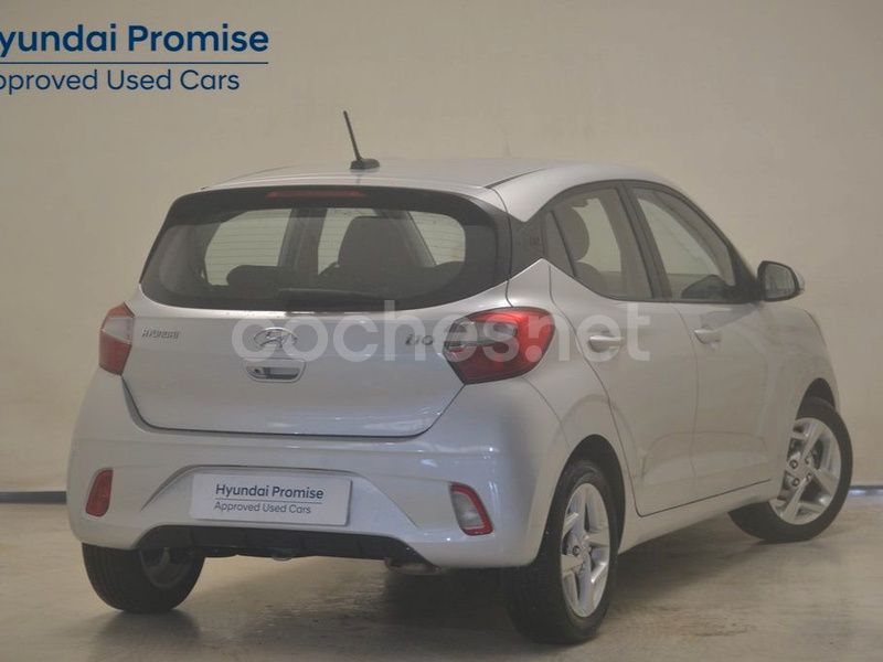 Usado Hyundai i10 67 CV (49 kW) 2023 Gris / plata Utilitario