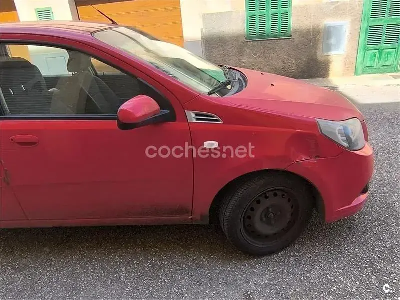 Usado Chevrolet Aveo LT 101 CV (74 kW) 2011 Rojo Berlina