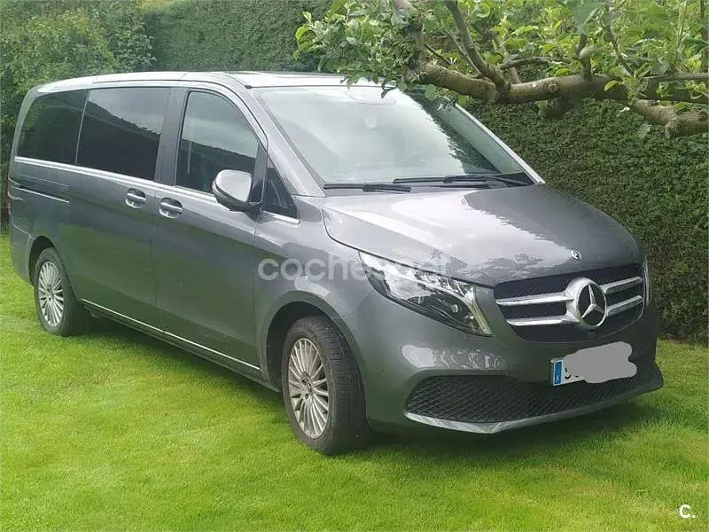 Usado Mercedes V220 Avantgarde 163 CV (119 kW) 2023 Gris / plata Monovolumen